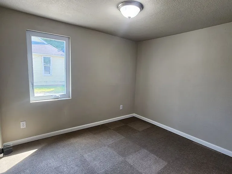 410 N Grant St — Photo 13