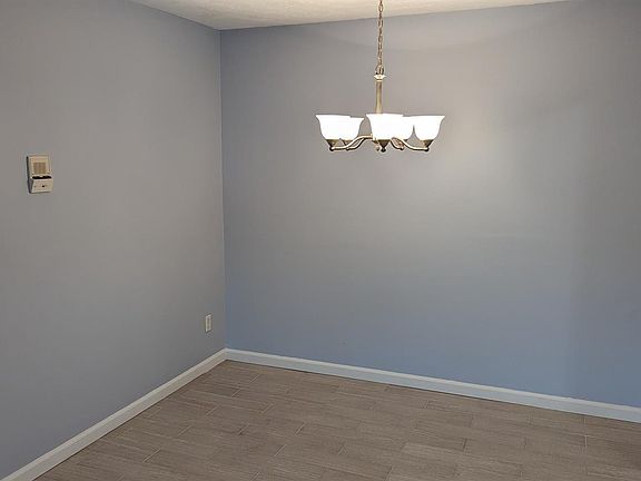 4th image of 7226 Creekview Dr APT 4