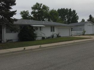 419 S Iowa St, Conrad, MT 59425