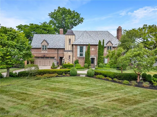 21660 Avalon Dr, Rocky River, OH 44116