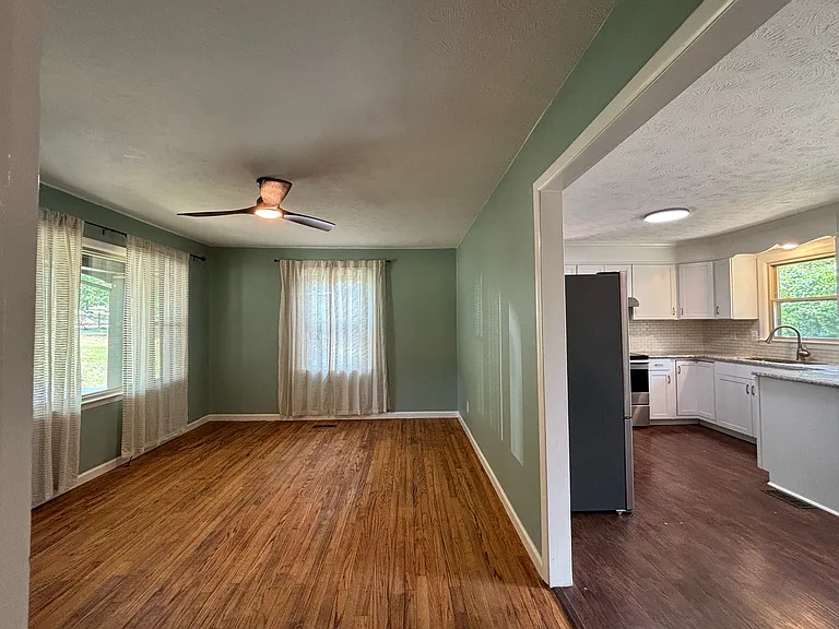 283 Channing Dr — Photo 8