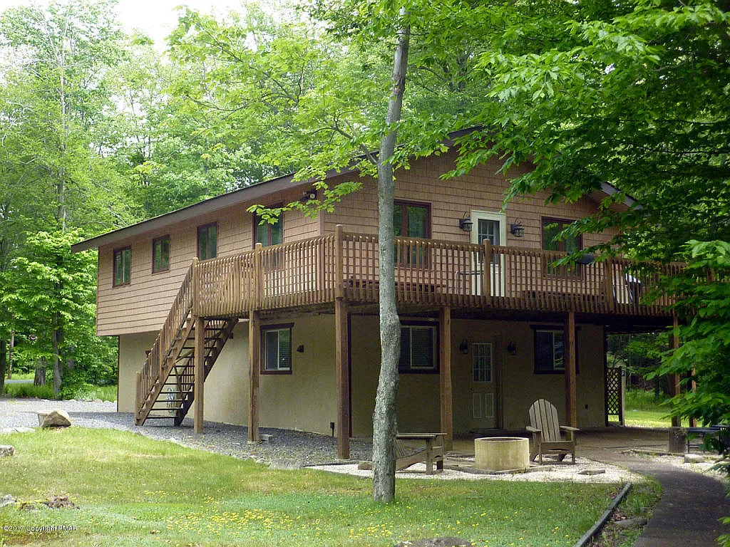 2138 Naomi Ave photo 1