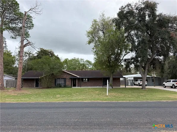 204 Brooks Rd, Victoria, TX 77904