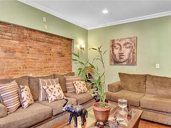 4th image of 1044 College Ave