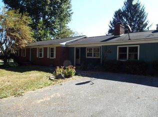 320 Wake Robin Trl, Lewisburg, WV 24901