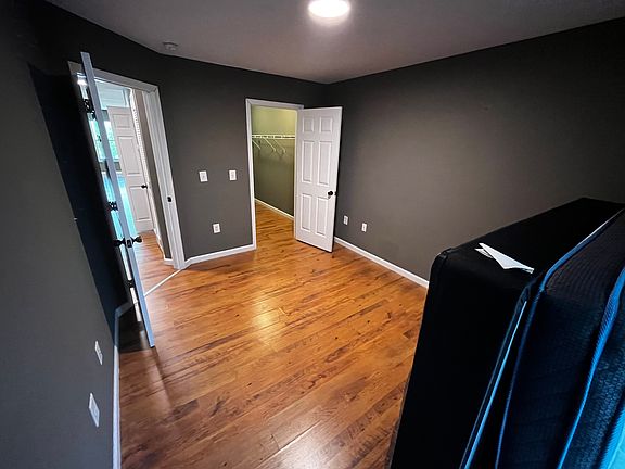 3rd image of 130 College St #6