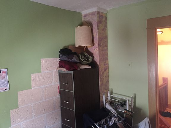 4th image of 2950 Vine St