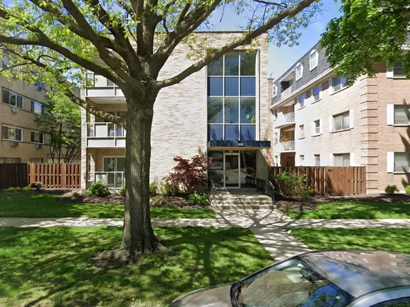 425 S Wesley Ave #301, Oak Park, IL 60302