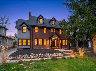 2124 Lamberton Rd, Cleveland Heights, OH 44118