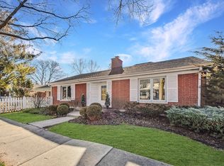 135 Elmore St, Park Ridge, IL 60068