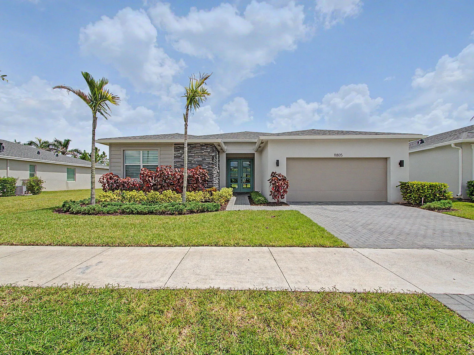 3 bed, 2.0 bath, 1848 sqft, $3,300 — Photo 2