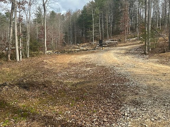 3rd image of 247 Copperhead Rd