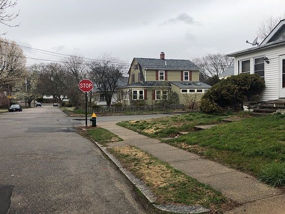 5th image of 101 Westwood Ave