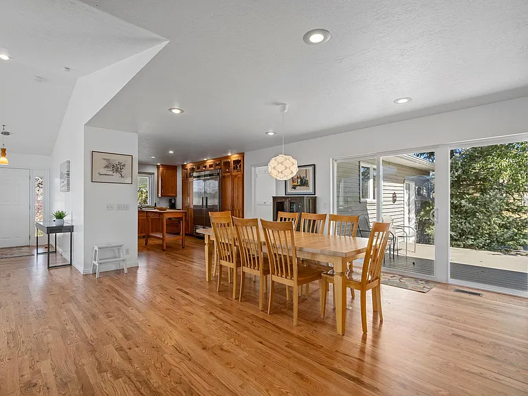8620 N Brookwood Dr — Photo 6