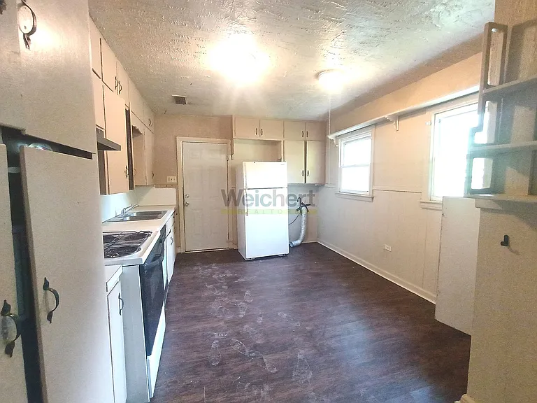 645 N 6th St — Photo 5
