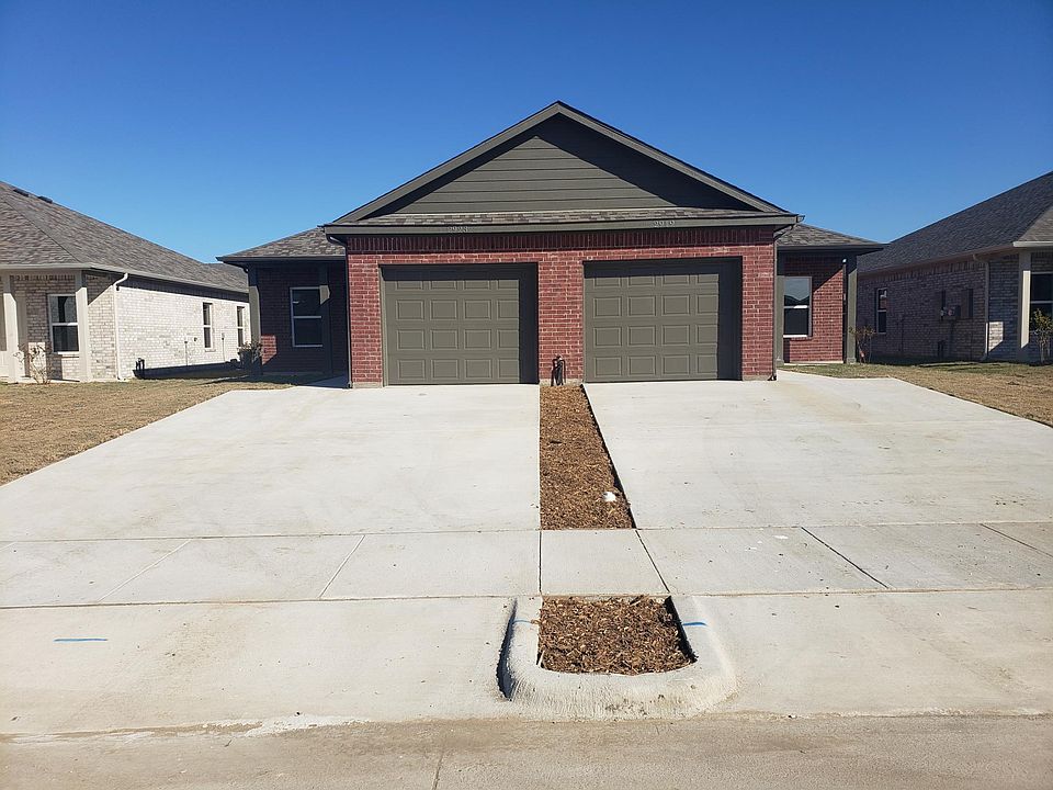 1st image of 2919 Peony Dr