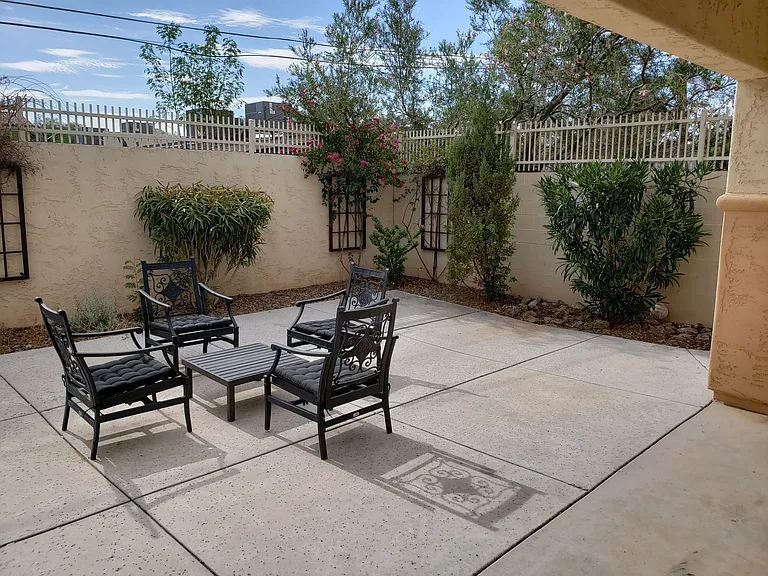 1415 S Newberry Ln — Photo 29