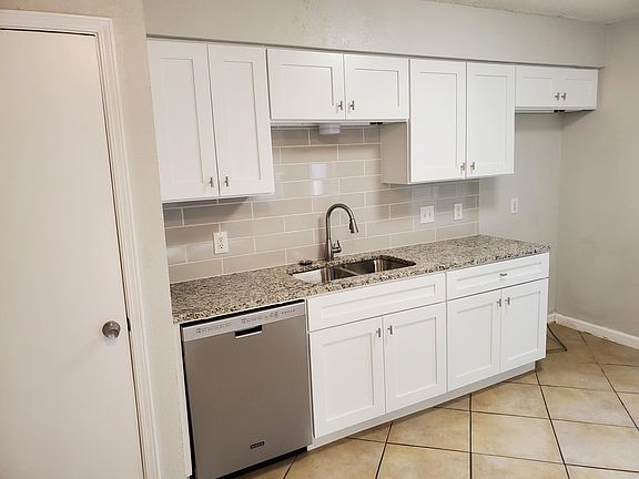 5th image of 3209 Meadow Wood Ln