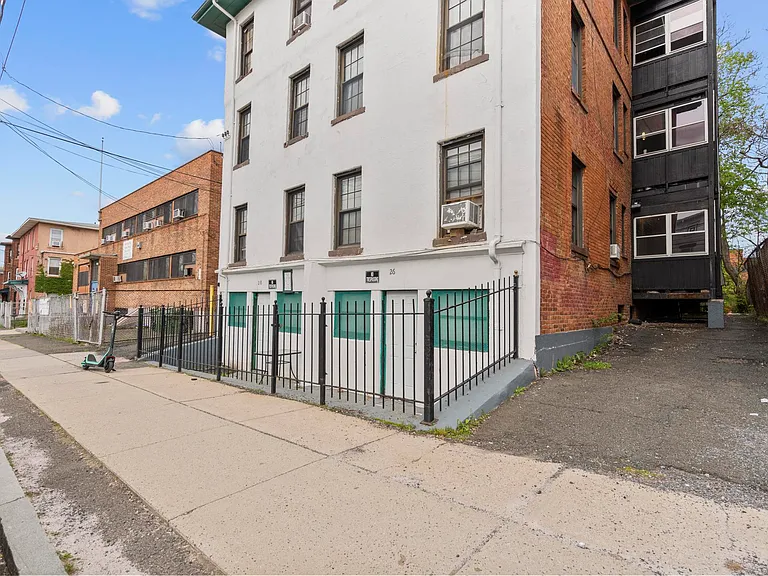 26-28 Lawrence St #26-5 — Photo 19