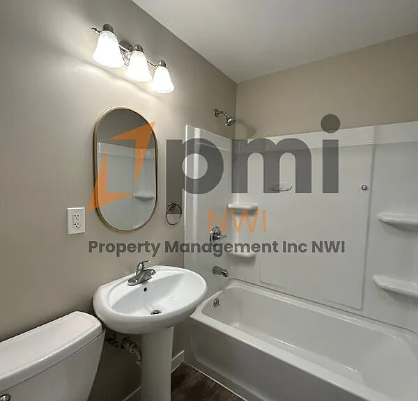 2908 Oakdale Ave — Photo 10