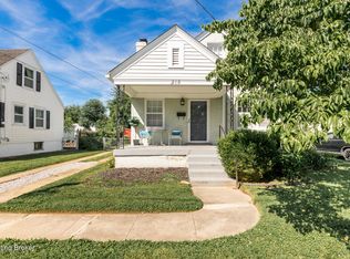 218 Fairlawn Rd, Saint Matthews, KY 40207