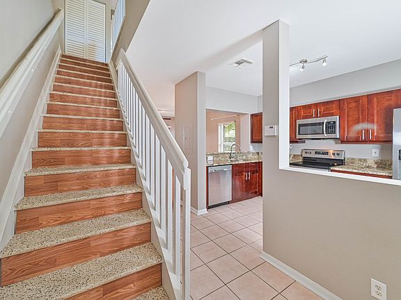 3rd image of 8305 Pacific Beach Dr