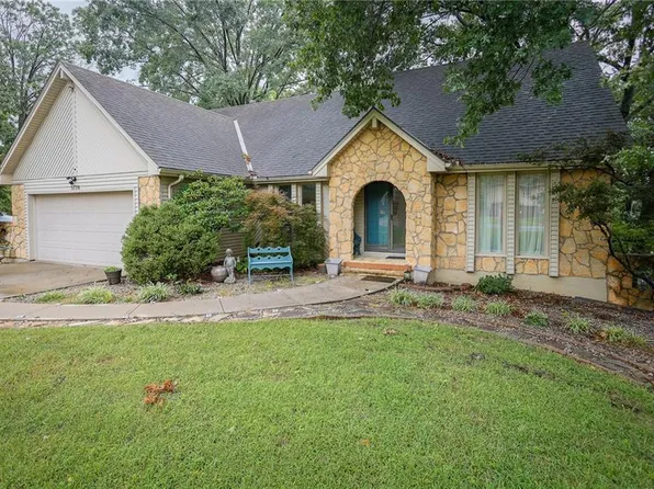 5778 Bower St, Kansas City, MO 64133