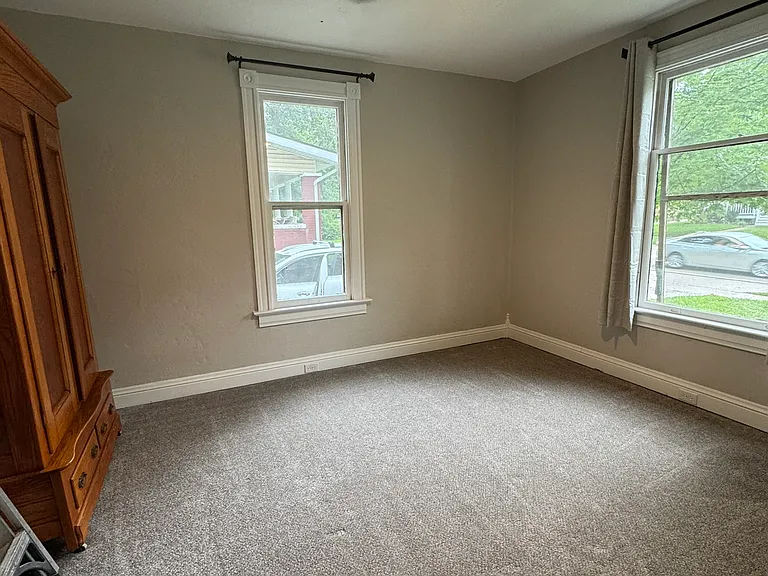 908 Troy Rd — Photo 3