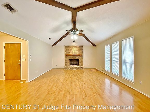 2nd image of 422 Brookfield Dr