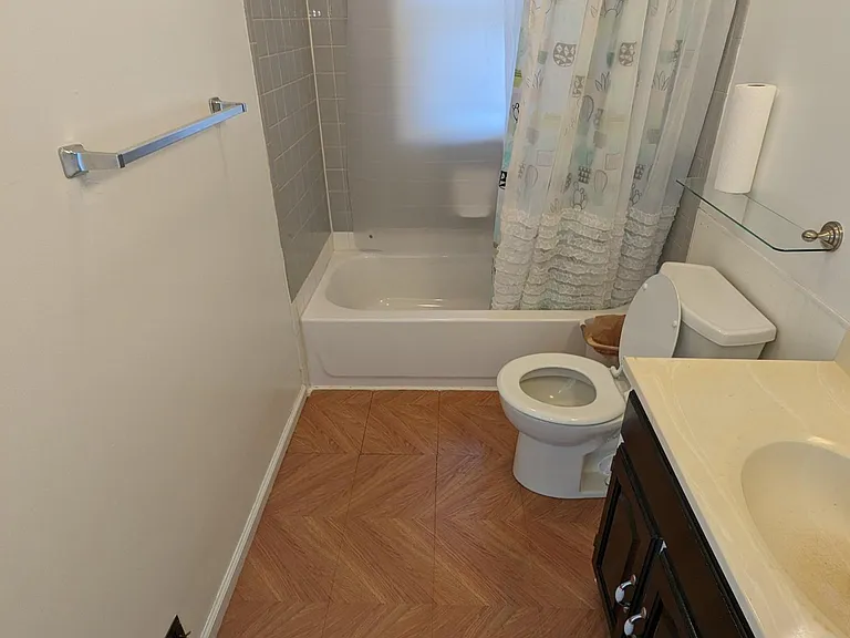 1216 Talbot Ct — Photo 5