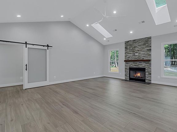 5th image of 5488 White Hall Rd