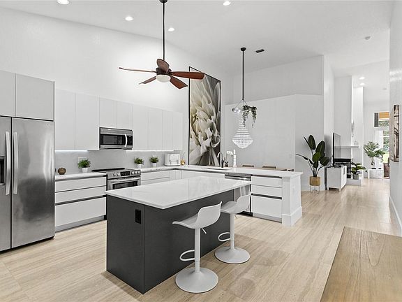 4th image of 456 W Palm Aire Drive #456