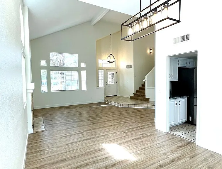 1326 Pine Terrace Ct — Photo 8