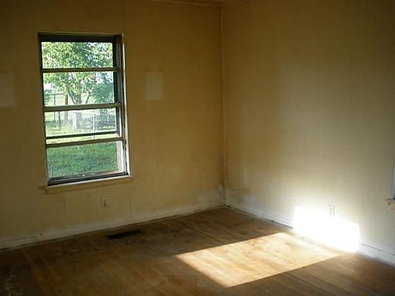 5th image of 3710 Briscoe St
