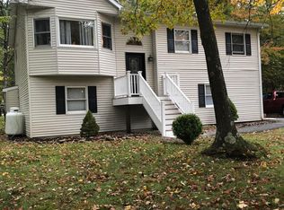 127 White Tail Ln, Long Pond, PA 18334