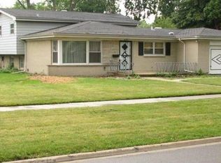 803 S School St, Mount Prospect, IL