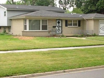 803 S School St, Mount Prospect, IL, 60056