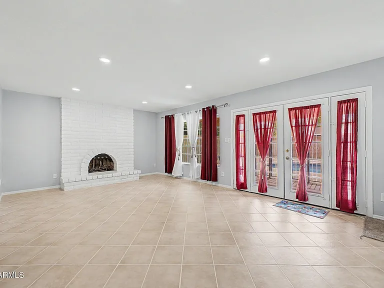 2457 W Redfield Rd — Photo 12