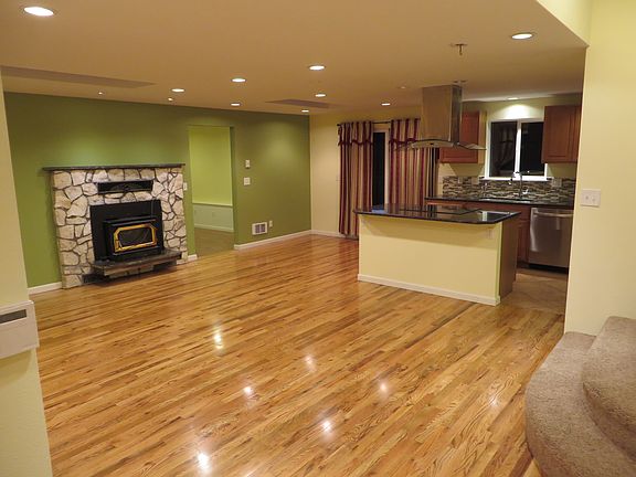 3rd image of 7327 284th St NW