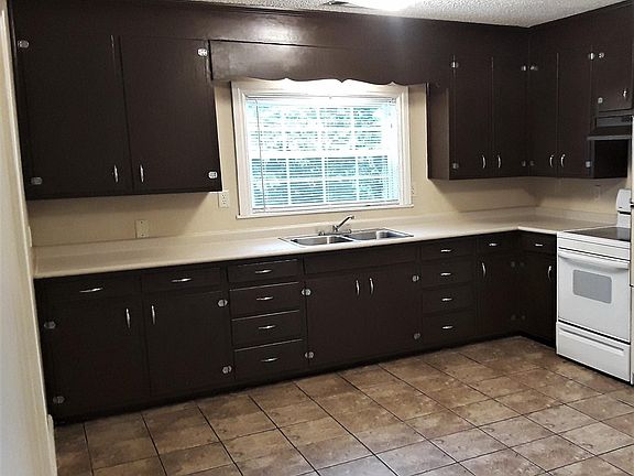 3rd image of 809 30th Ave E
