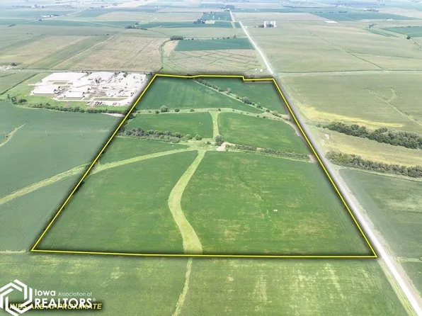 5544 Highway 22 SE, Lone Tree, IA 52755