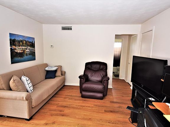 4th image of 418 Monroe Ave APT 201