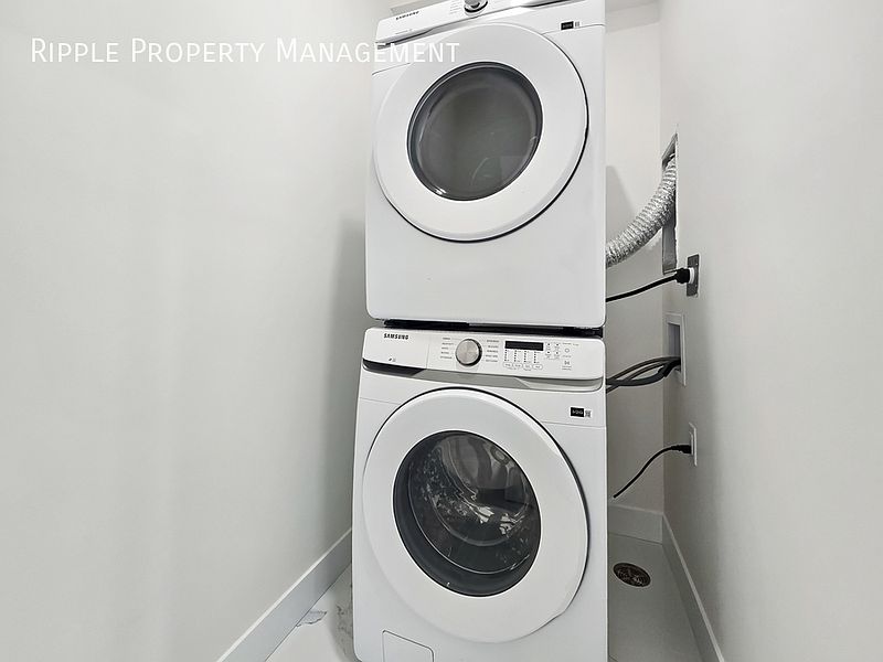 Calgary Townhouse for rent - 3 Bedrooms — photo 16