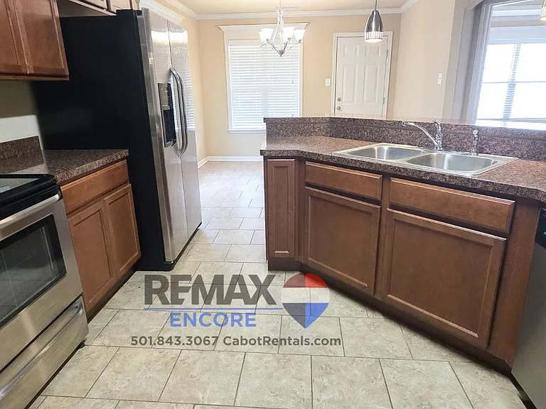 113 Harvick Cir — Photo 3