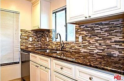 4th image of 18411 Hatteras St Unit 139