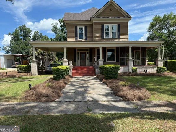 212 Hand Ave W, Pelham, GA 31779