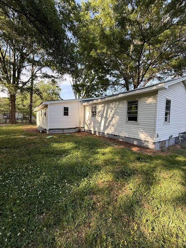 Building Photo - 156 Silver Cir