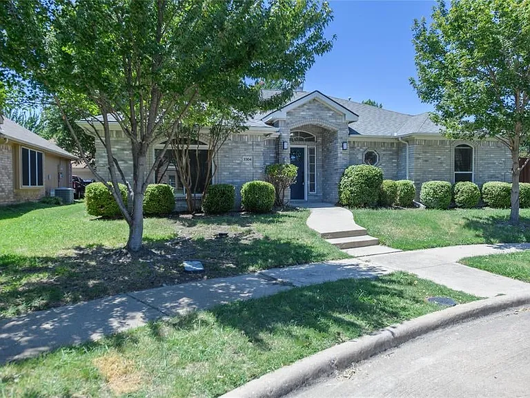 3304 Felicia Ct — Photo 1
