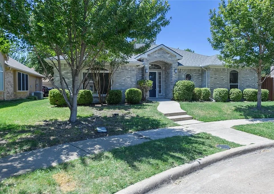 3304 Felicia Ct