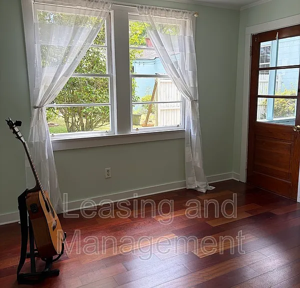2056 Saint James Dr #COTTAGE — Photo 7